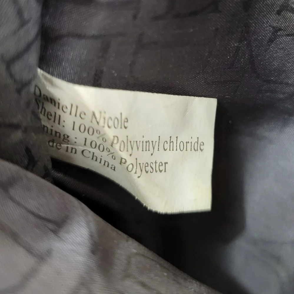 Danielle Nicole Black Crossbody Purse Handbag - Picture 6 of 13